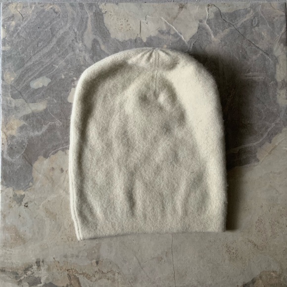 Double Cashmere Beanie Hat by Frenckenberger - Picture 2 of 4